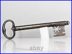 6.1/2 Rare Big Antique French Key, Made 18th Century, Castle key, Hand Forged #197