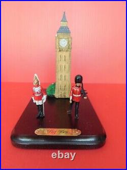 BRITAINS RARE LE BIG BEN COLLECTION BOX with 2 figures