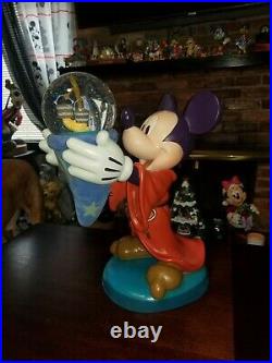 Disney Mickey Mouse Socerccer Big Fig/snowglobe rare LE