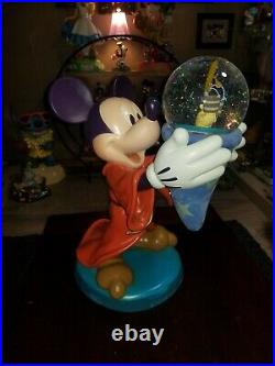 Disney Mickey Mouse Socerccer Big Fig/snowglobe rare LE