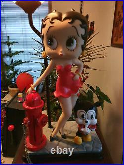 Extremely Rare! Betty Boop with Pudgy on the Street Big Figurine Lamp Statue