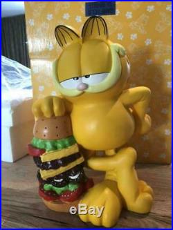 Extremely Rare! Garfield with Big Burger Polyresin Figurine Statue