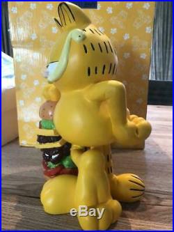 Extremely Rare! Garfield with Big Burger Polyresin Figurine Statue
