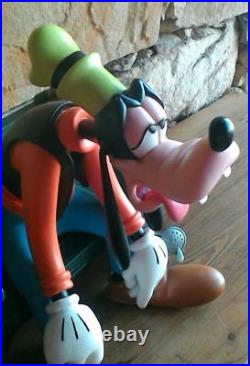 Extremely Rare! Walt Disney Goofy Resting on Bench Big Figurine Statue