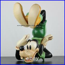 Extremely rare! Goofy trapeze. Big figurine. Walt Disney statue