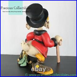 Extremely rare! Scrooge McDuck. Big figurine. Walt Disney statue