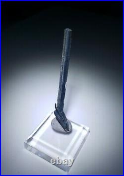 FANTASTIC-Big Rare Classic Sparkling Stibnite crystal, mine Japan