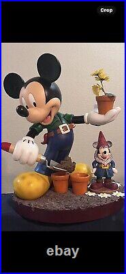 Mickey Mouse big Figure Gardening Mickey. Rare 1 Out Of 500. Art Of Disney