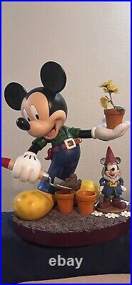 Mickey Mouse big Figure Gardening Mickey. Rare 1 Out Of 500. Art Of Disney