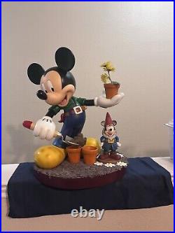 Mickey Mouse big Figure Gardening Mickey. Rare 1 Out Of 500. Art Of Disney