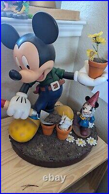 Mickey Mouse big Figure Gardening Mickey. Rare 1 Out Of 500. Art Of Disney