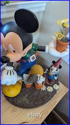 Mickey Mouse big Figure Gardening Mickey. Rare 1 Out Of 500. Art Of Disney