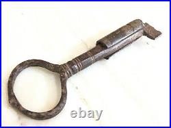 Old Vintage Rustic Iron Big Size Rare Padlock Key Collectible Rich Patina 7 Inch