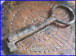 Old Vintage Rustic Iron Big Size Rare Padlock Key Collectible Rich Patina 7 Inch