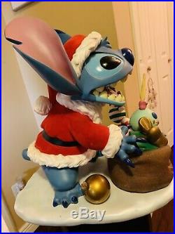 Rare Walt Disney World Limited Edition 300 Christmas Santa Stitch Big Fig